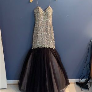 Jasz Couture Women’s Size 4 Ball Gown